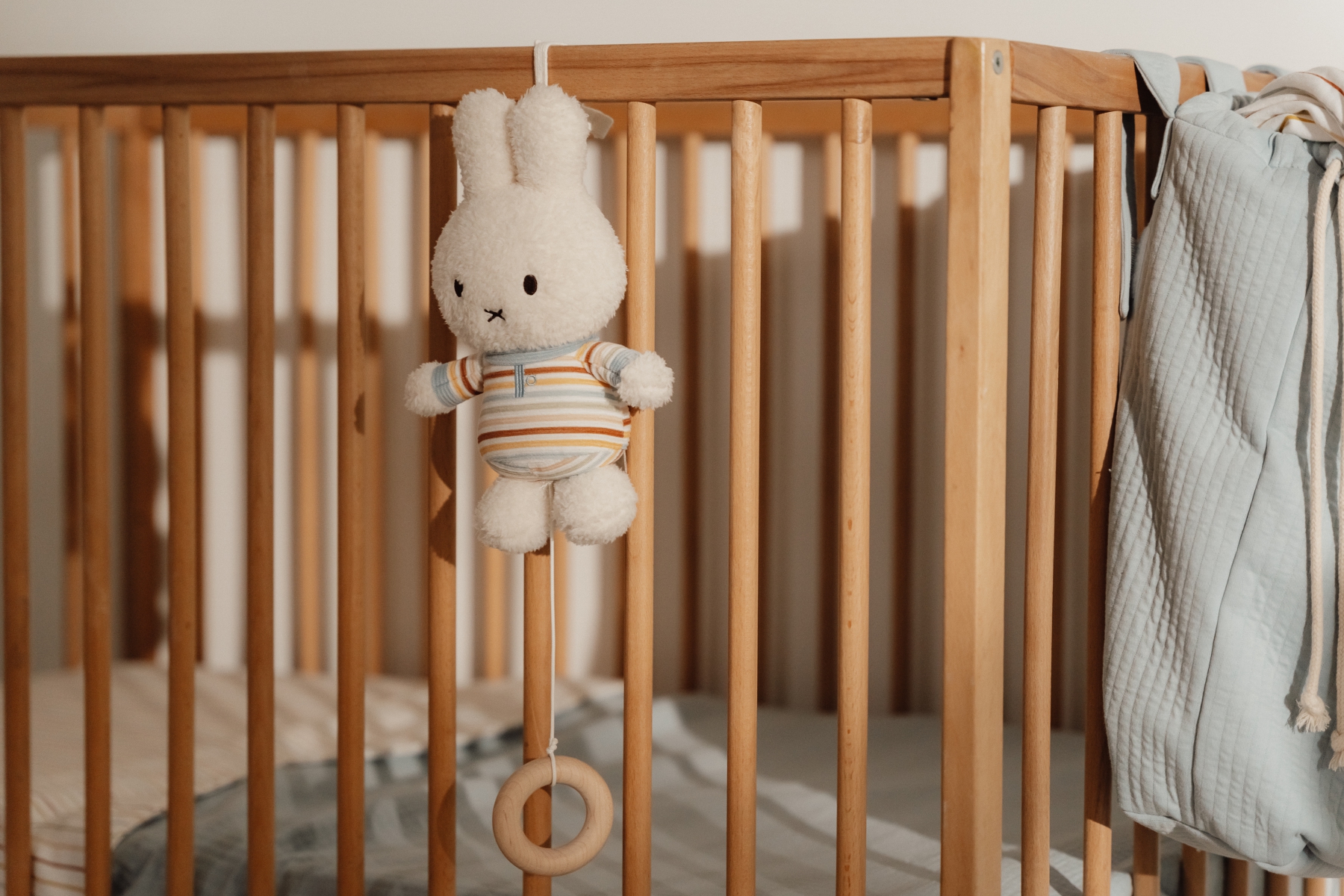 Little Dutch Miffy felhúzható zenélő babajáték - vintage csíkos